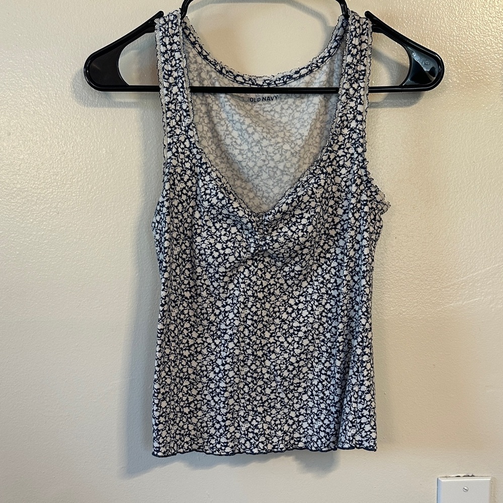 Old navy tank size s